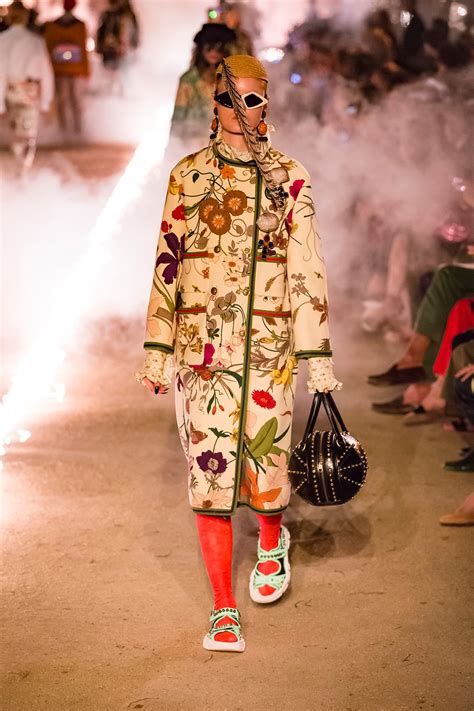 gucci fa sfilare abiti alla cruise 2019|Gucci Cruise 2019 Fashion Show .